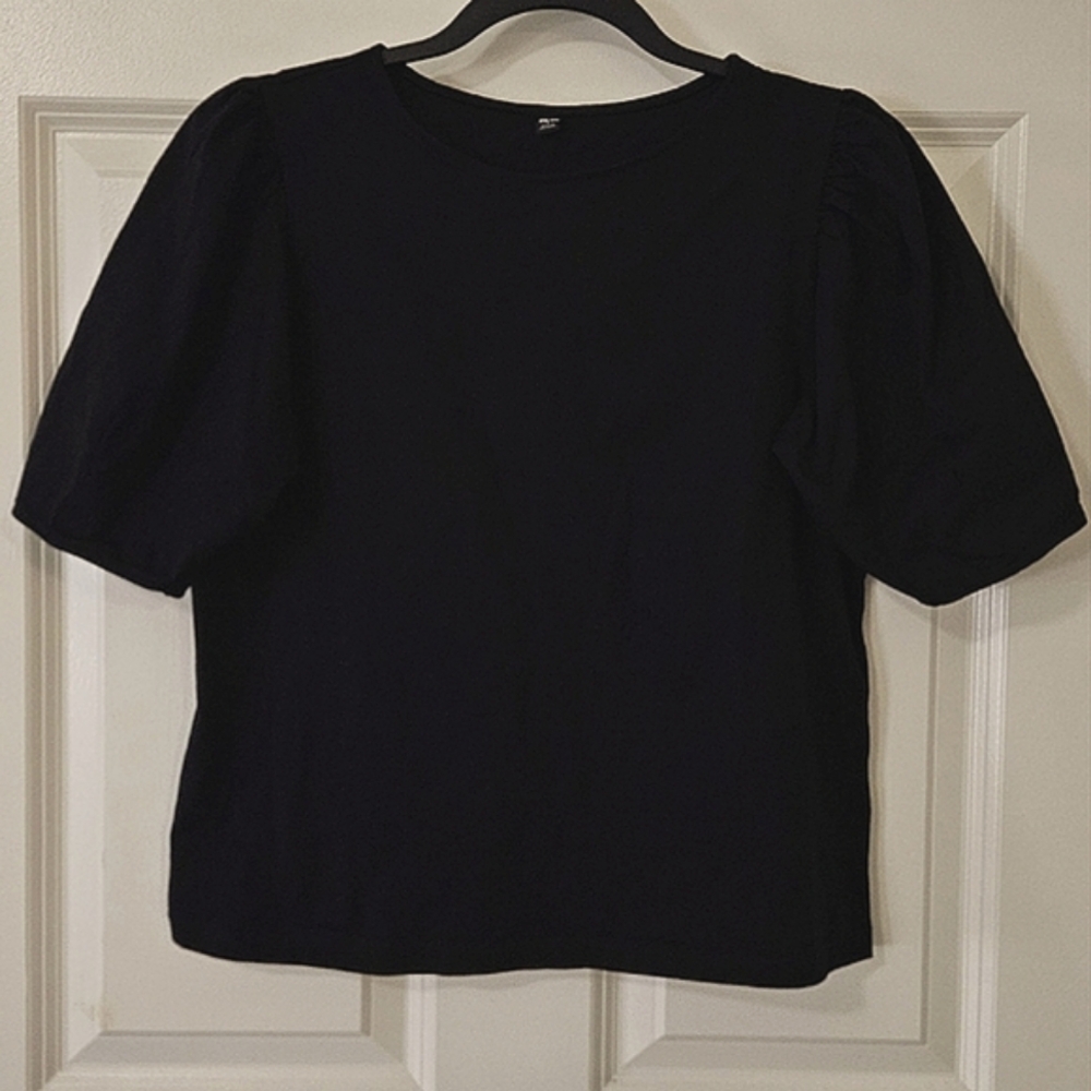 UNIQLO Small Black Puff Sleeve Blouse